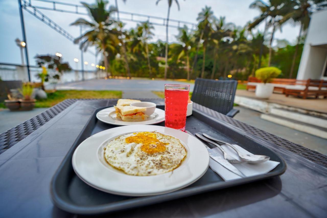 Blu Missel By The River Hotel Ribandar ภายนอก รูปภาพ