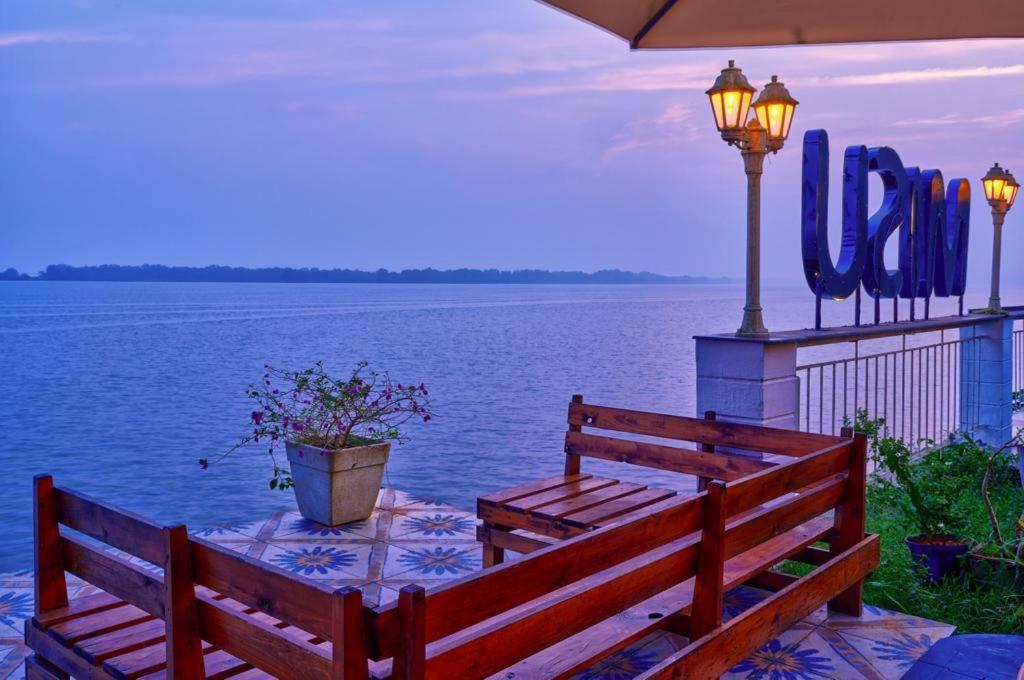 Blu Missel By The River Ribandar ภายนอก รูปภาพ