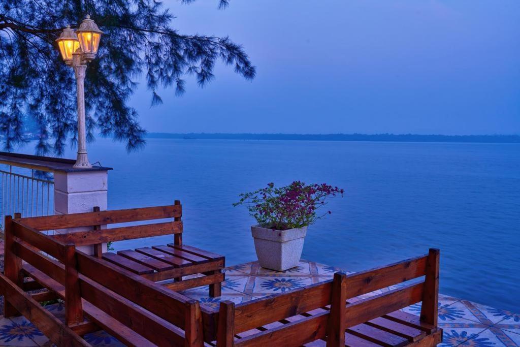 Blu Missel By The River Ribandar ภายนอก รูปภาพ