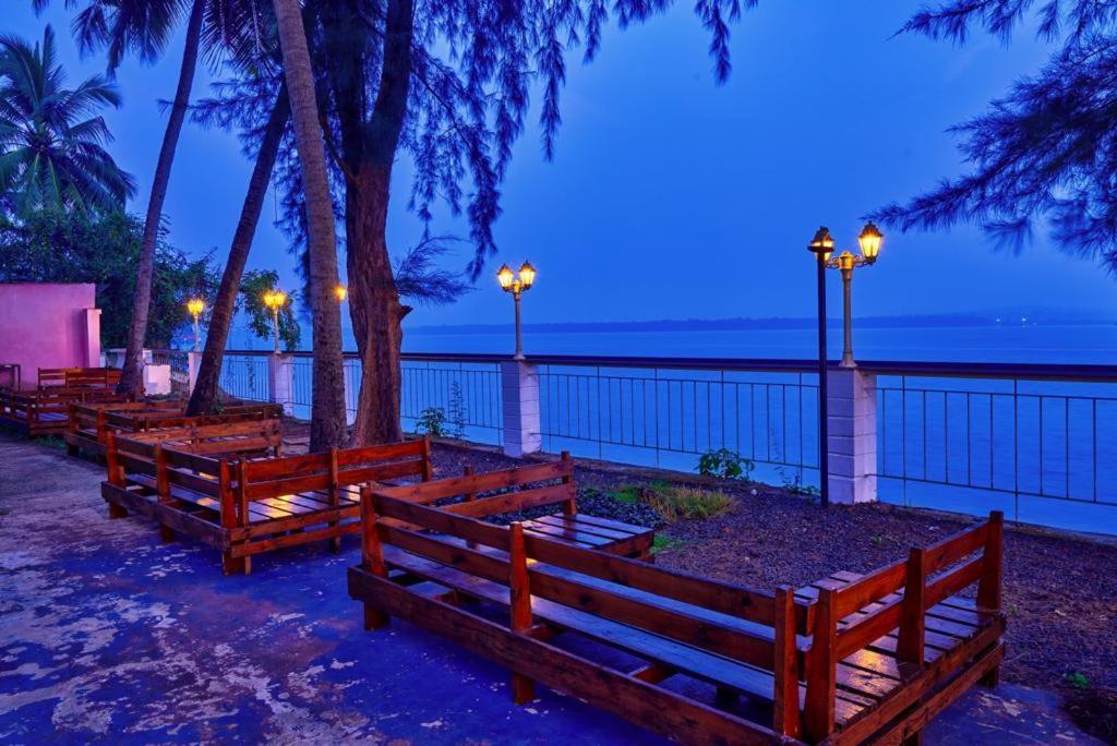Blu Missel By The River Ribandar ภายนอก รูปภาพ